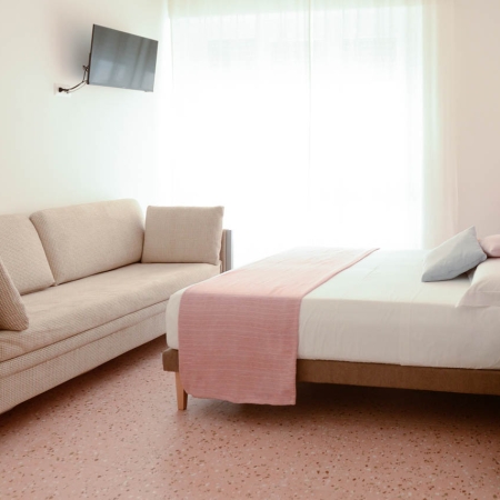associazione-bed-and-breakfast-del-fermano-la-rosa-rooms-01
